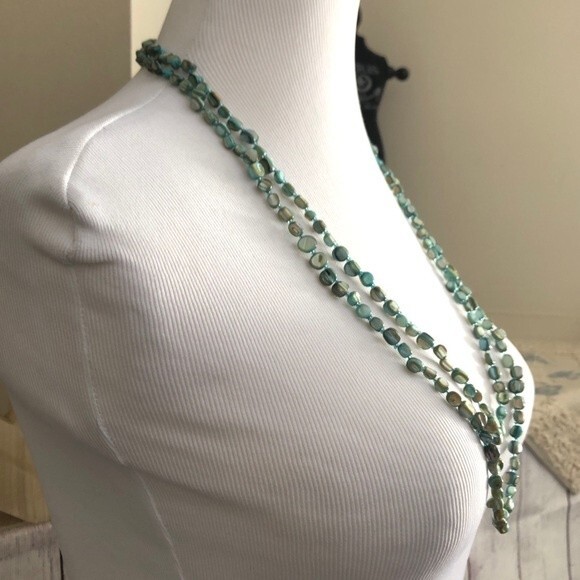 Long Blue Iridescent MOP Chip Stone Necklace - Picture 5 of 8